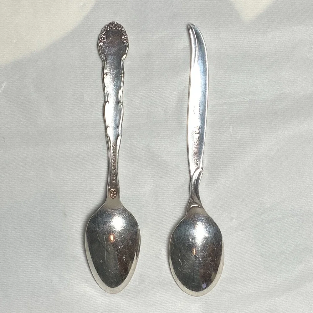 Rogers Bros 1847‎ Flair Teaspoon & Oneida LTD 1881 Flirtation 4 1/4